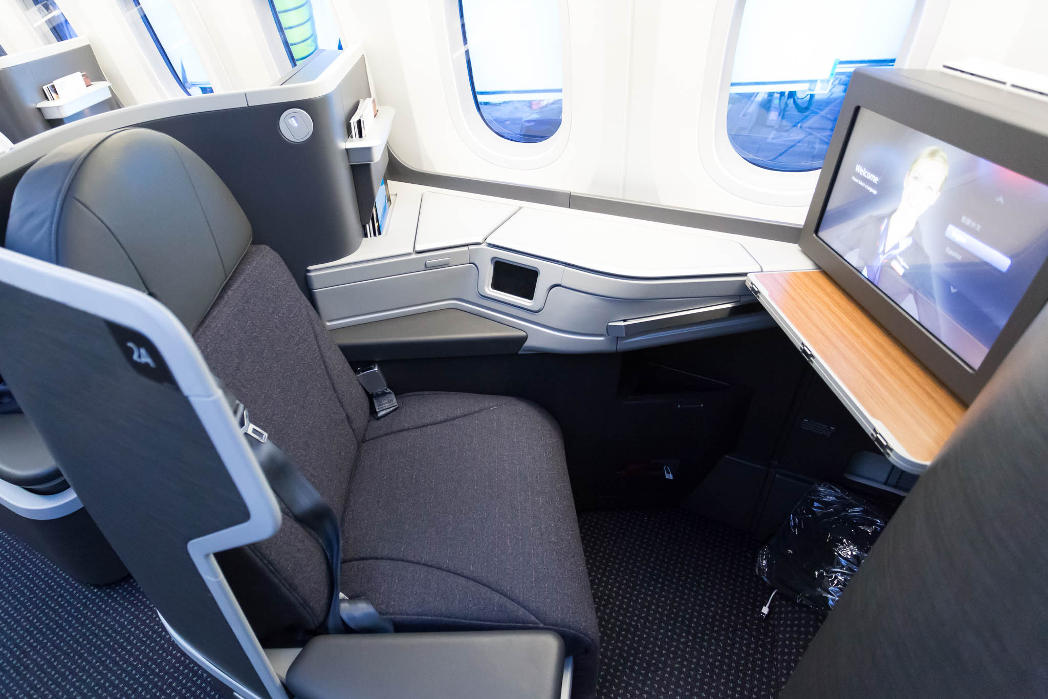 What are the Advantages of Flying American Airlines Business Class